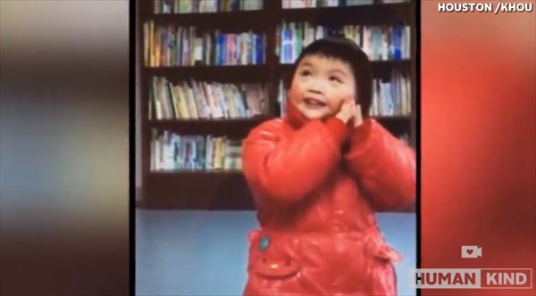 涙が溢れる ダウン症の女の子を養子に選んだ夫婦の初対面の瞬間があたたかい Buzzmag