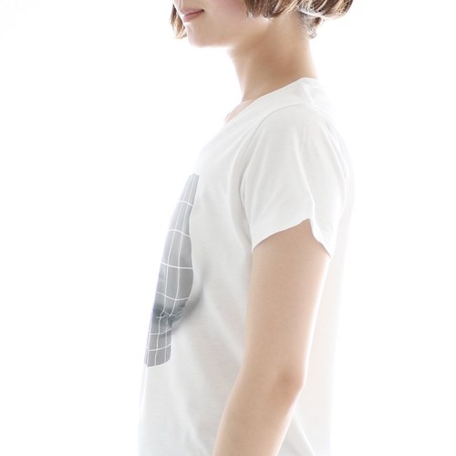 Tシャツ姿で横になる 胸の大きな女の子 を横から見ると マジかよ 笑 Buzzmag Tシャツ姿で横になる 胸の大きな女の子 を横から見ると マジかよ 笑 Buzzmag