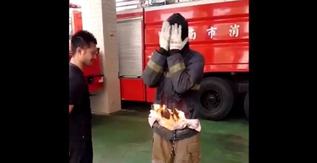 もしも服に火がついてしまったら アメリカの小学校で最初に習う対処法 がコレ Buzzmag