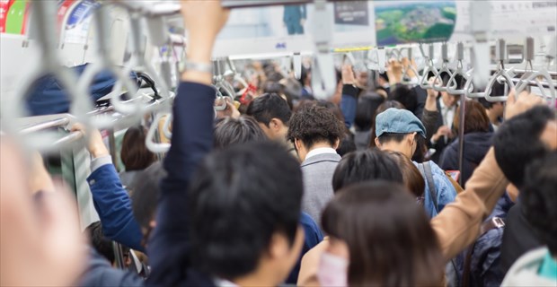 屁しただろ 満員電車の中 女性に問い詰められたオジサンが 応戦 するも Buzzmag