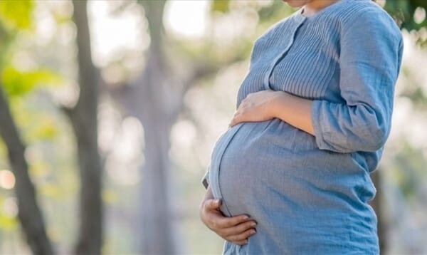 わざと妊婦にぶつかり転ばせた男性 その光景を目撃した女性は 咄嗟に Buzzmag